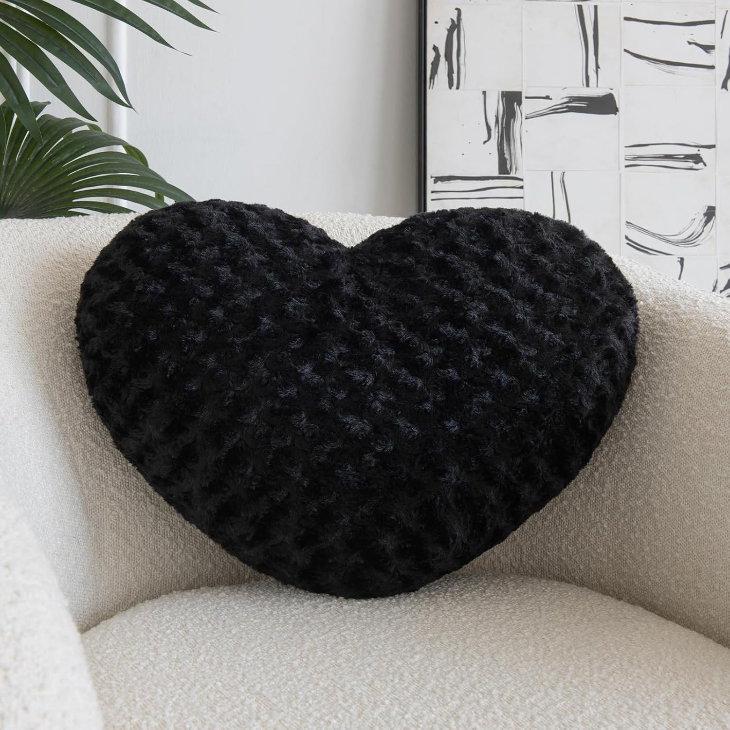 Heart Pillow, Soft Heart Shaped Pillow with Room Decorative Throw Pillows for Bed Couch Chair Sofa, Heart Shaped Cute Throw Pillow Cushion for Bedroom Living Room (Black, Mini 12.9″ x 9.8″)