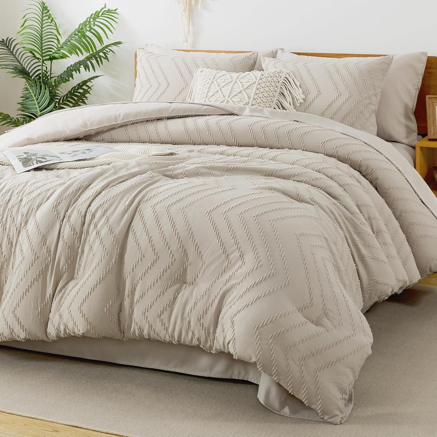 Litanika Queen Comforter Set with Sheets Beige – 7 Pieces Bed in a Bag Queen Chevron Tufted Complete Bedding Sets with Comforter, Sheets, Pillowcases & Shams
