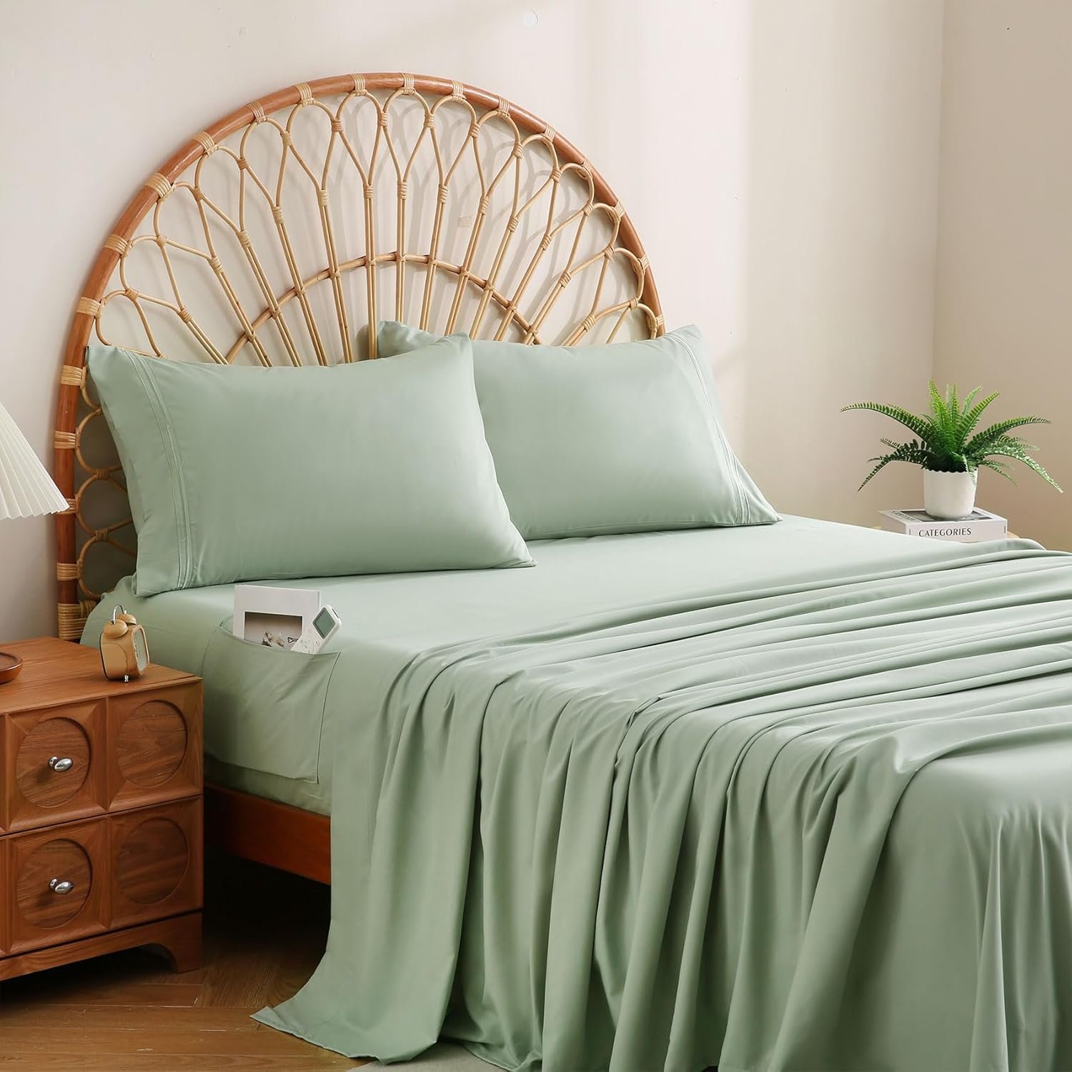 JSD Sage Green Full Sheet Set with Side Storage Pocket, 4 Piece Soft Microfiber Bed Sheets Deep Pocket Corner Straps Oeko-Tex Certified