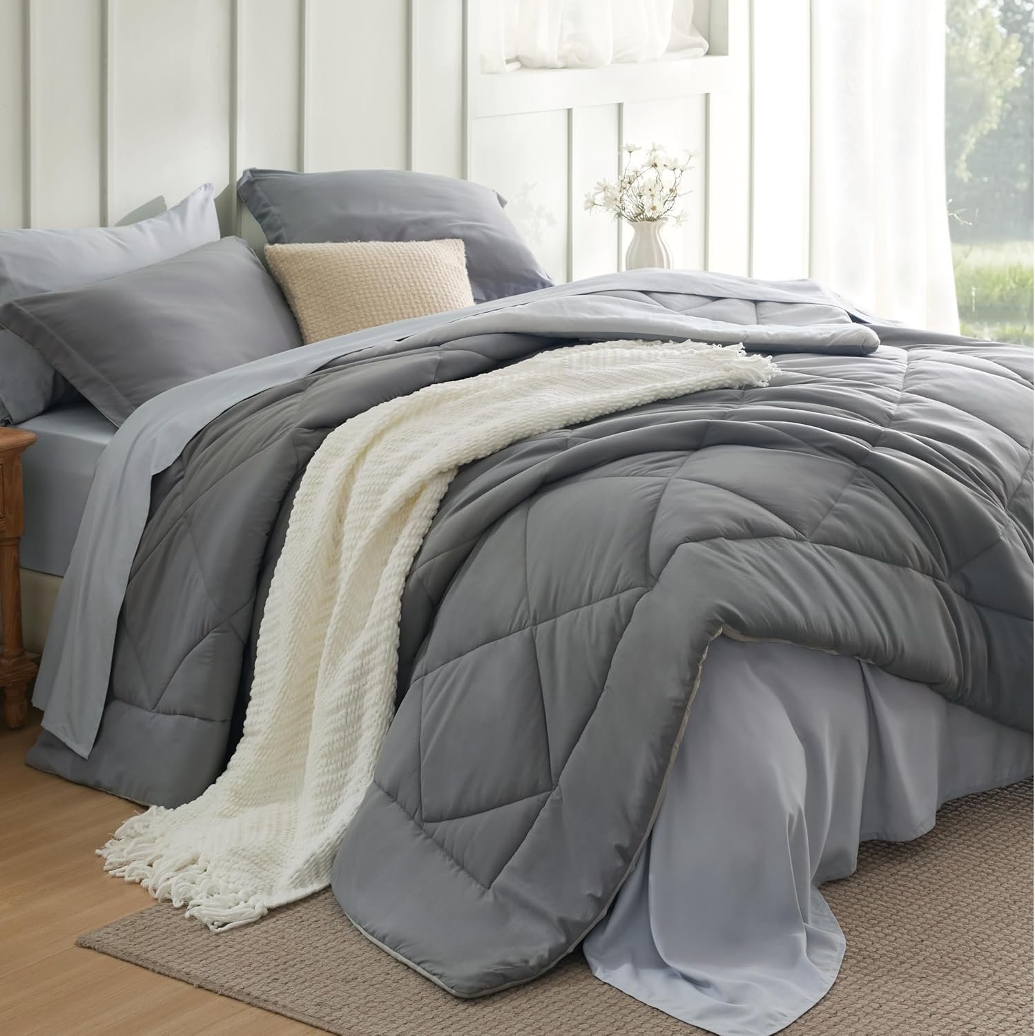Bedsure King Size Comforter Set – 7 Pieces Reversible Grey Bedding, King Size Bed Set for All Seasons, Bed in a Bag with Down Alternative Comforter, Sheets, Pillowcases & Shams