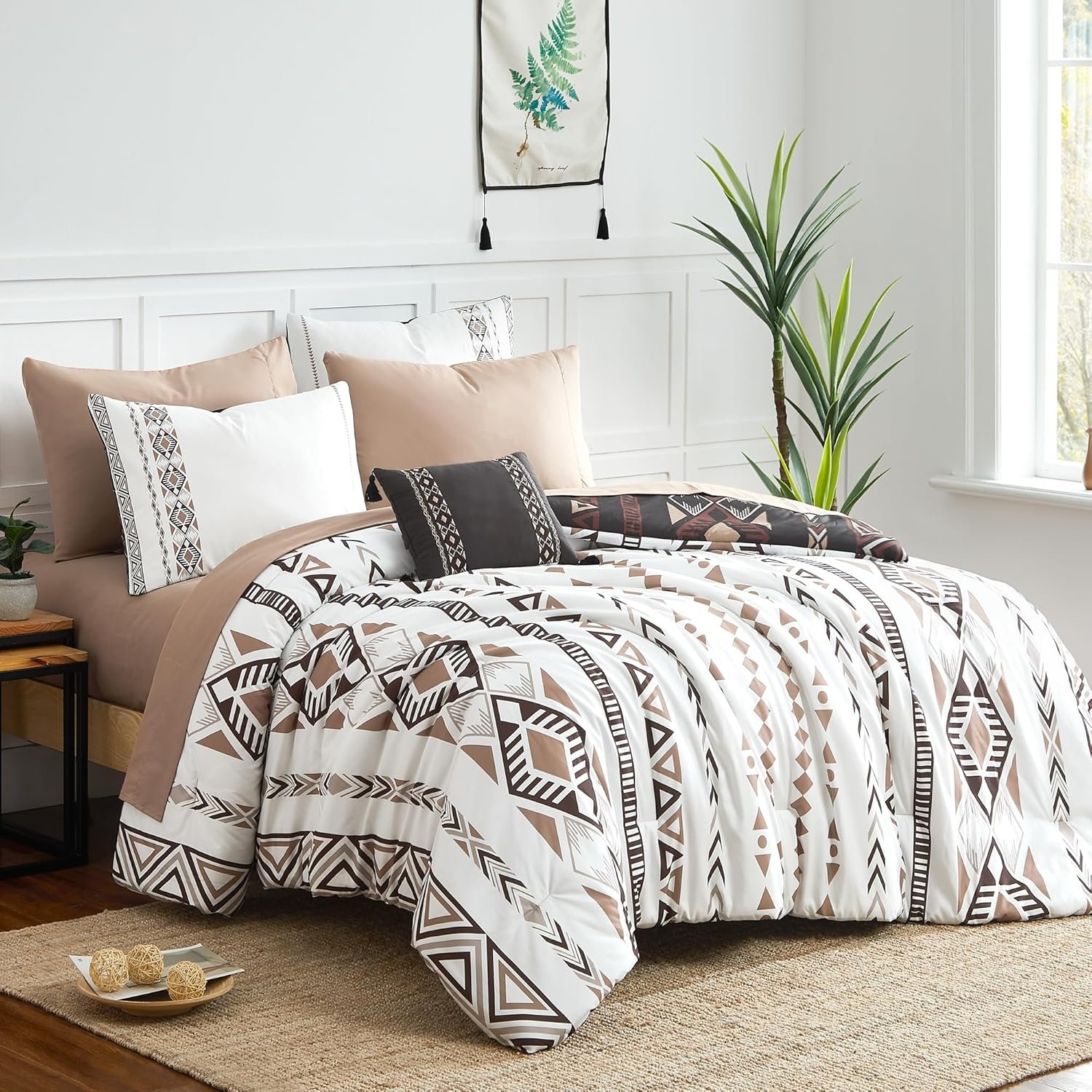 Geniospin King Size Comforter Set- 7 Pieces Boho Bed in a Bag, Western Bedding Set for All Seasons, Reversible Aztec Bedding, Lightweight Comforter Bed Set with Sheets, Pillowcases & Shams